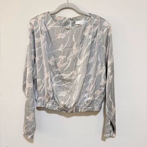 ASTR Gray and Cream Floral Blouse